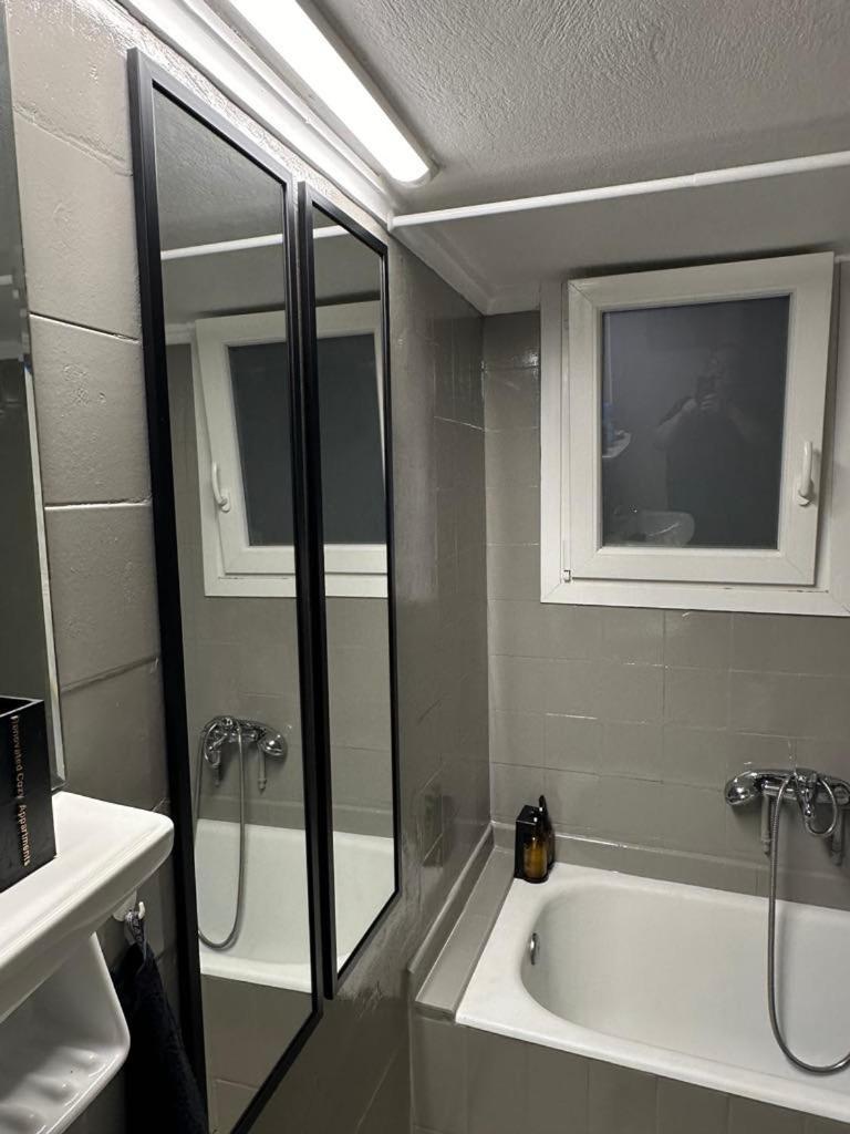 Renovated Cozy Apartment Near To Acropolis 아테네 외부 사진