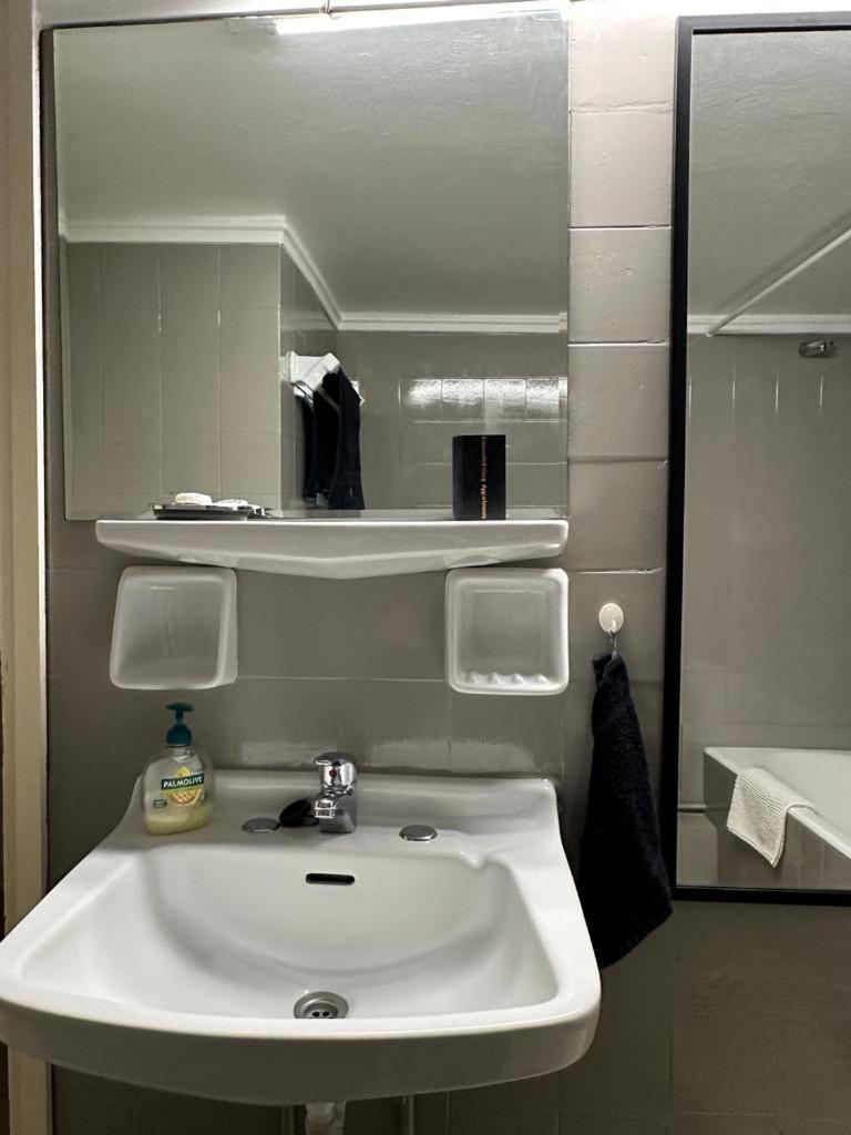 Renovated Cozy Apartment Near To Acropolis 아테네 외부 사진